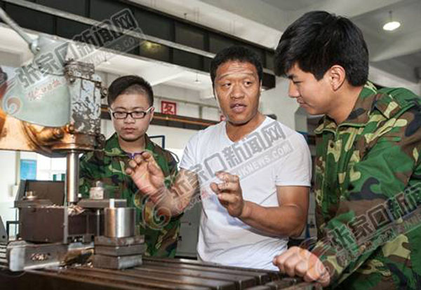 世界杯官网教师常志刚“勇救落水妇”不留名