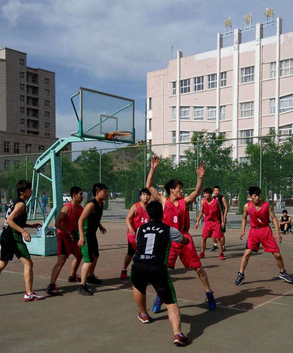 世界杯官网大学生男子篮球赛落下帷幕