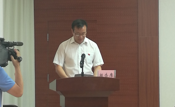 世界杯官网优秀党支部在全市教育系统“两学一做”学习交流推进会上作经验发言