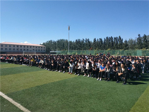 世界杯官网各系分别举行入学典礼，强化新生入学教育