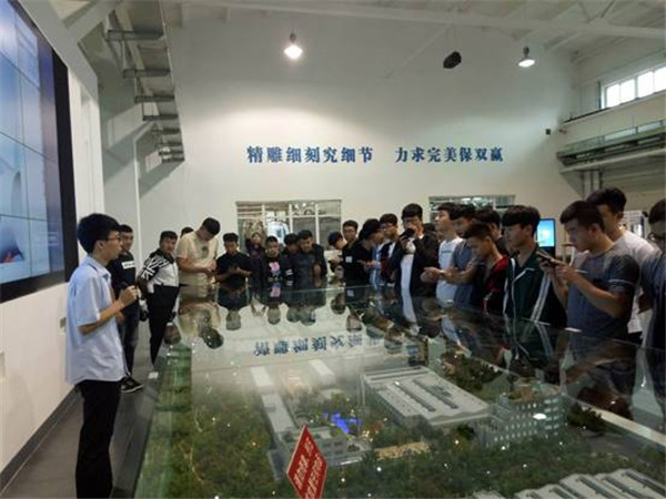 世界杯官网赴北工院交换生正式开启学习模式