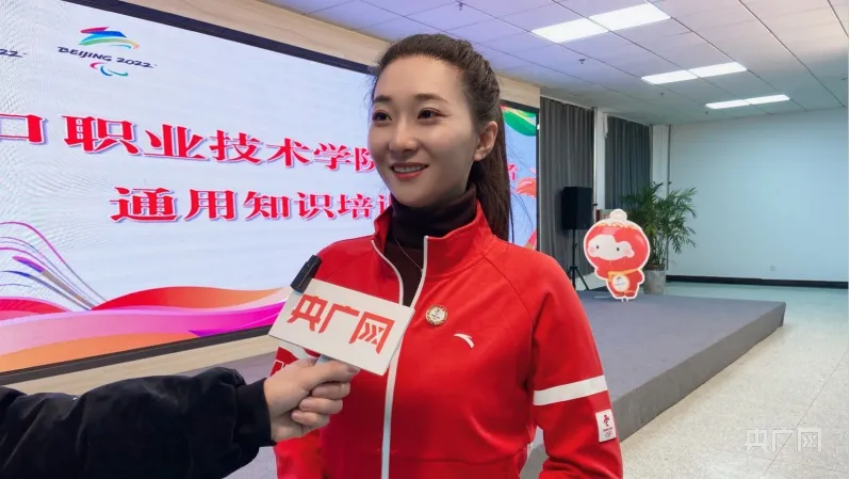 相约冬奥——扛红旗、当先锋 | 央广网专题报道世界杯官网青年教师金铭钰志愿者事迹