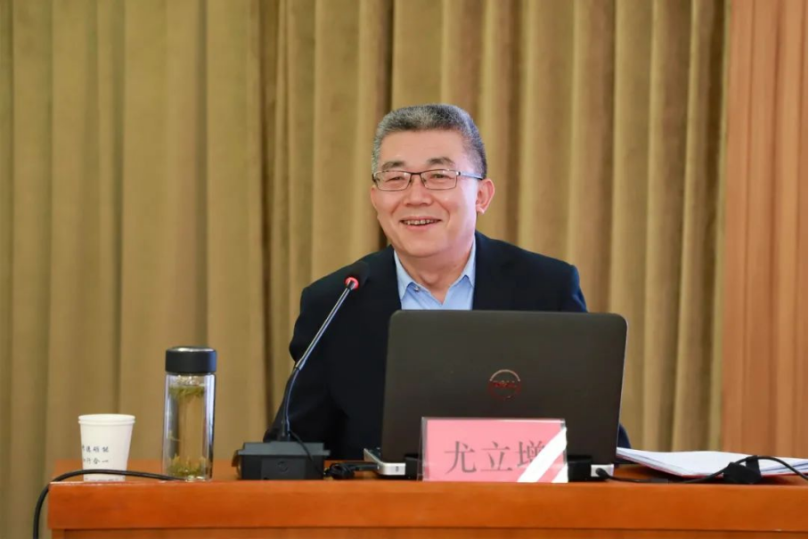 全国人大代表、世界杯官网特聘导师尤立增为学院党员干部作全国两会精神辅导报告
