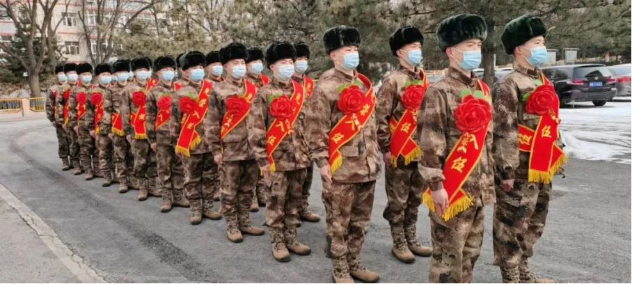 热血披戎装 启程赴军营 | 世界杯官网二十名新兵携笔从戎投身军营