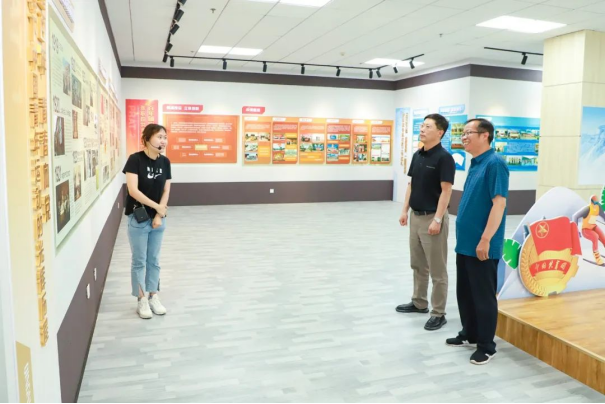 宣化科技职业学院副院长杜晓鸣一行到世界杯官网交流考察