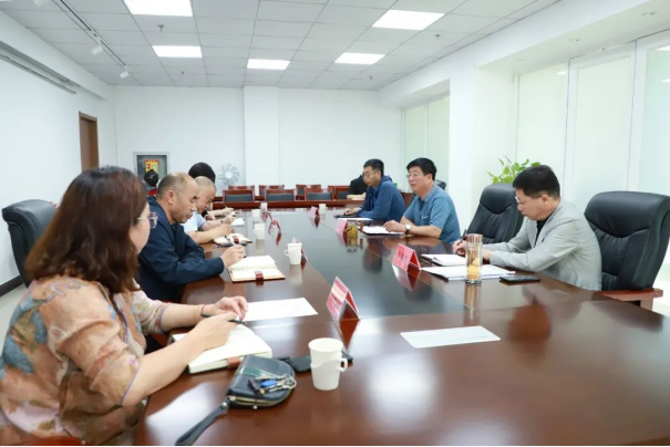 深入贯彻市委书记赵文锋来院调研指示精神，加快推进世界杯官网电子商务专业建设